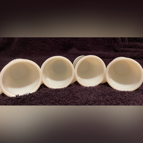 Set of four Tom and Jerry white holiday mugs - Picture 2 of 7